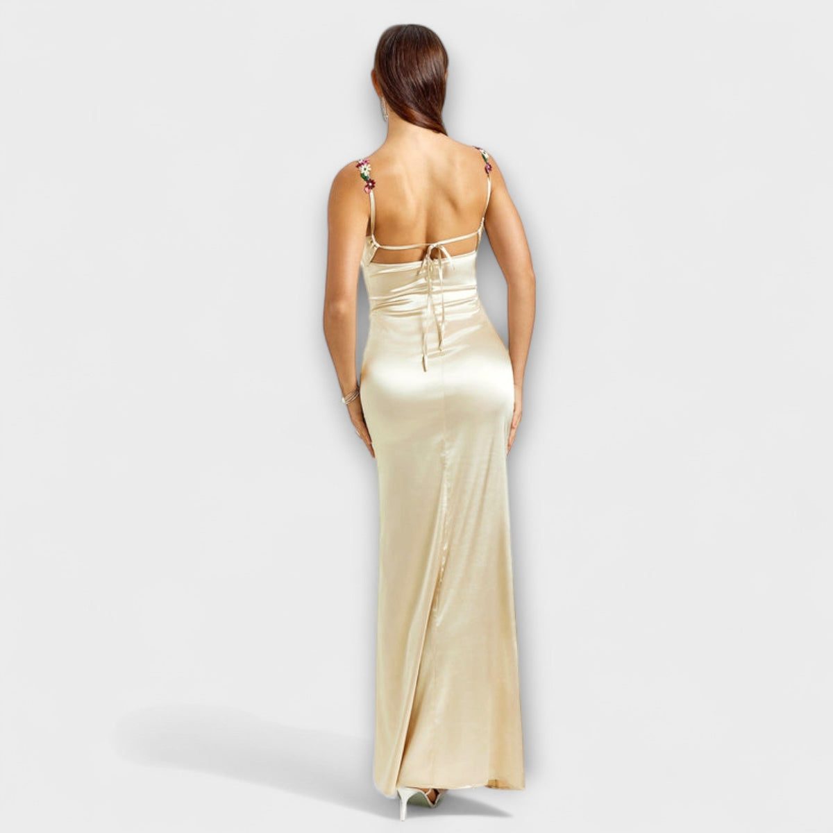 Eira - Vestido de satén decorativo con lazo en la espalda