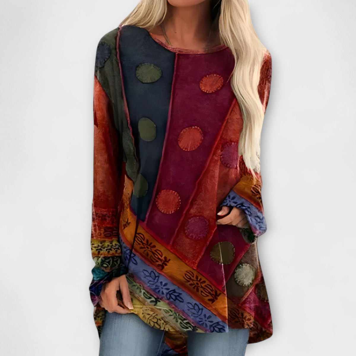 Blusa de mujer estilosa con estampado étnico