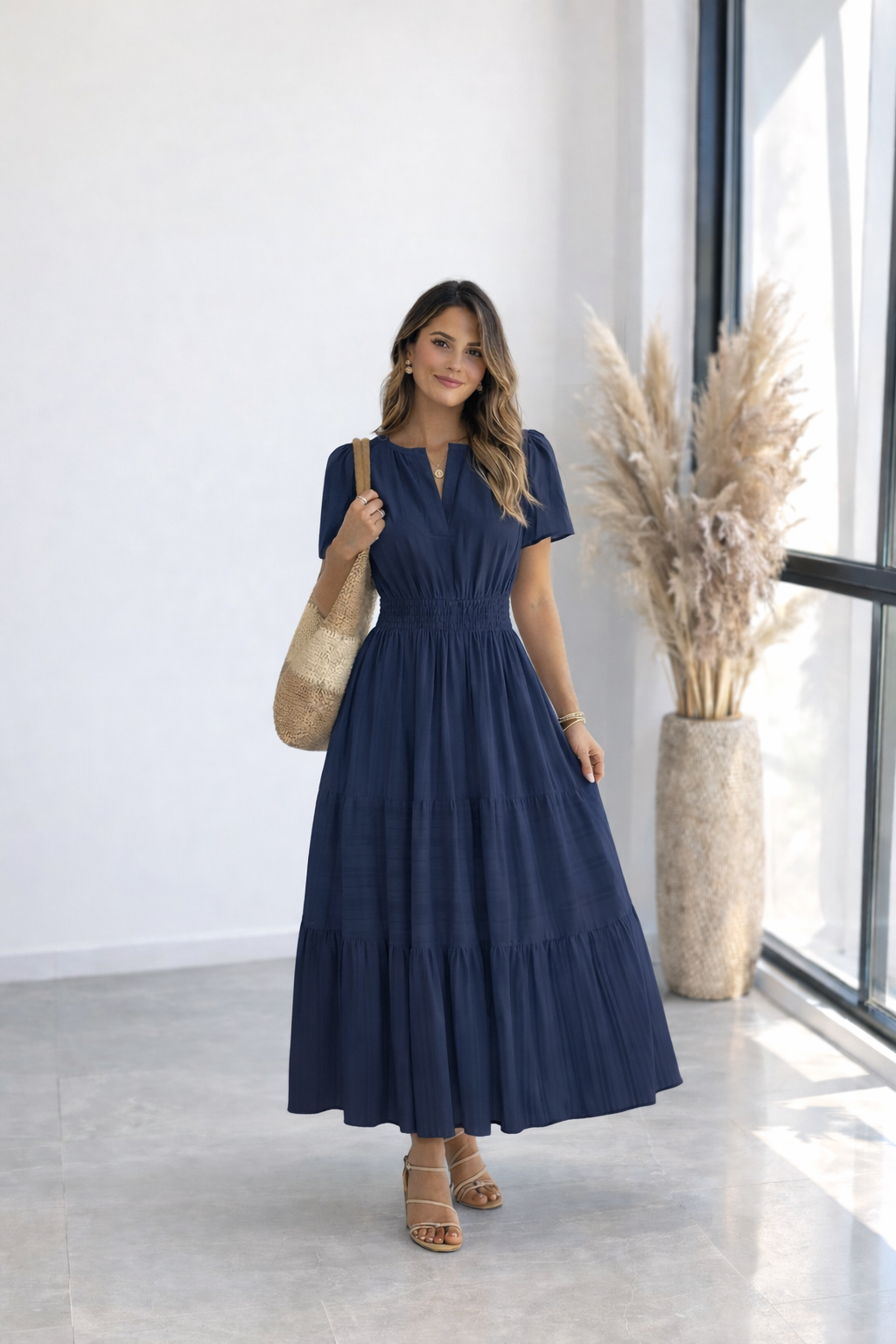Aura | Vestido Blanco Fluido Elegante con Cintura Elástica