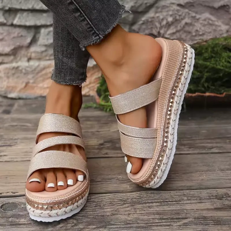 Sabela - Sandalias doradas de cuña elegantes