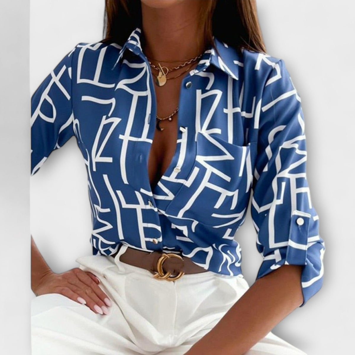 Blusa con cuello clásico